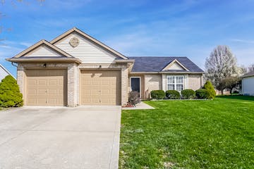 2245 Valley Creek Ln E Indianapolis, IN 46229